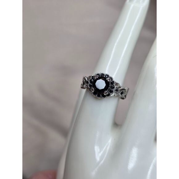 Black Onyx Silver Tone Vintage-Style Ring Size 7 - Picture 5 of 11